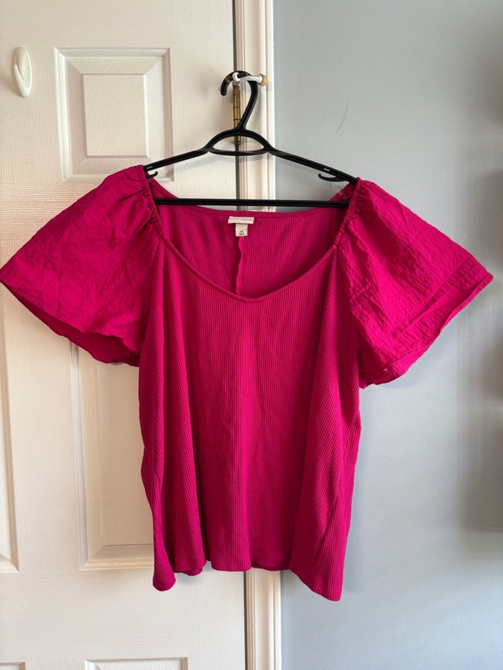 Ava & Viv Fuchsia Puff-Sleeve Women's Top